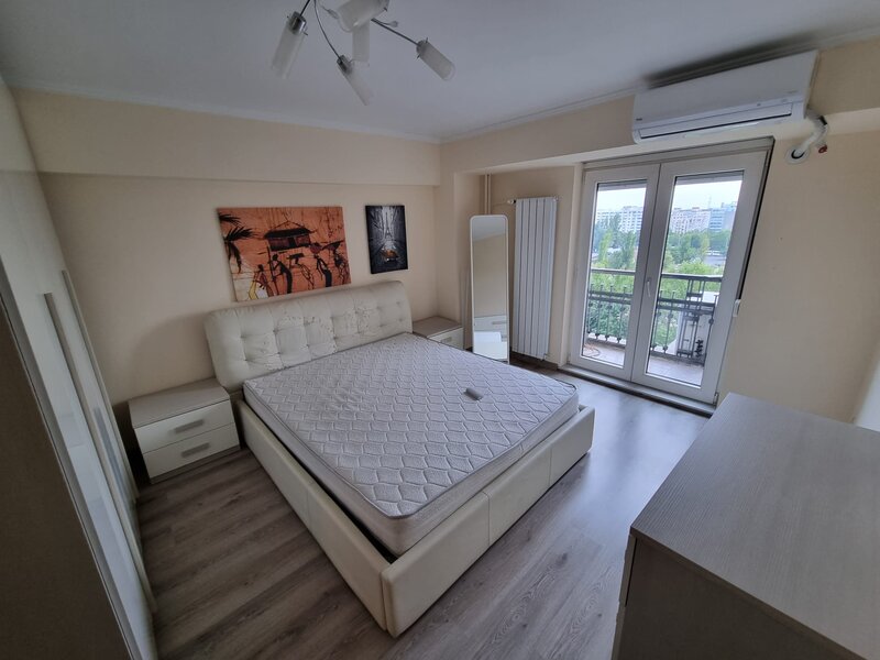 Unirii Bulevard,  Nerva Traian